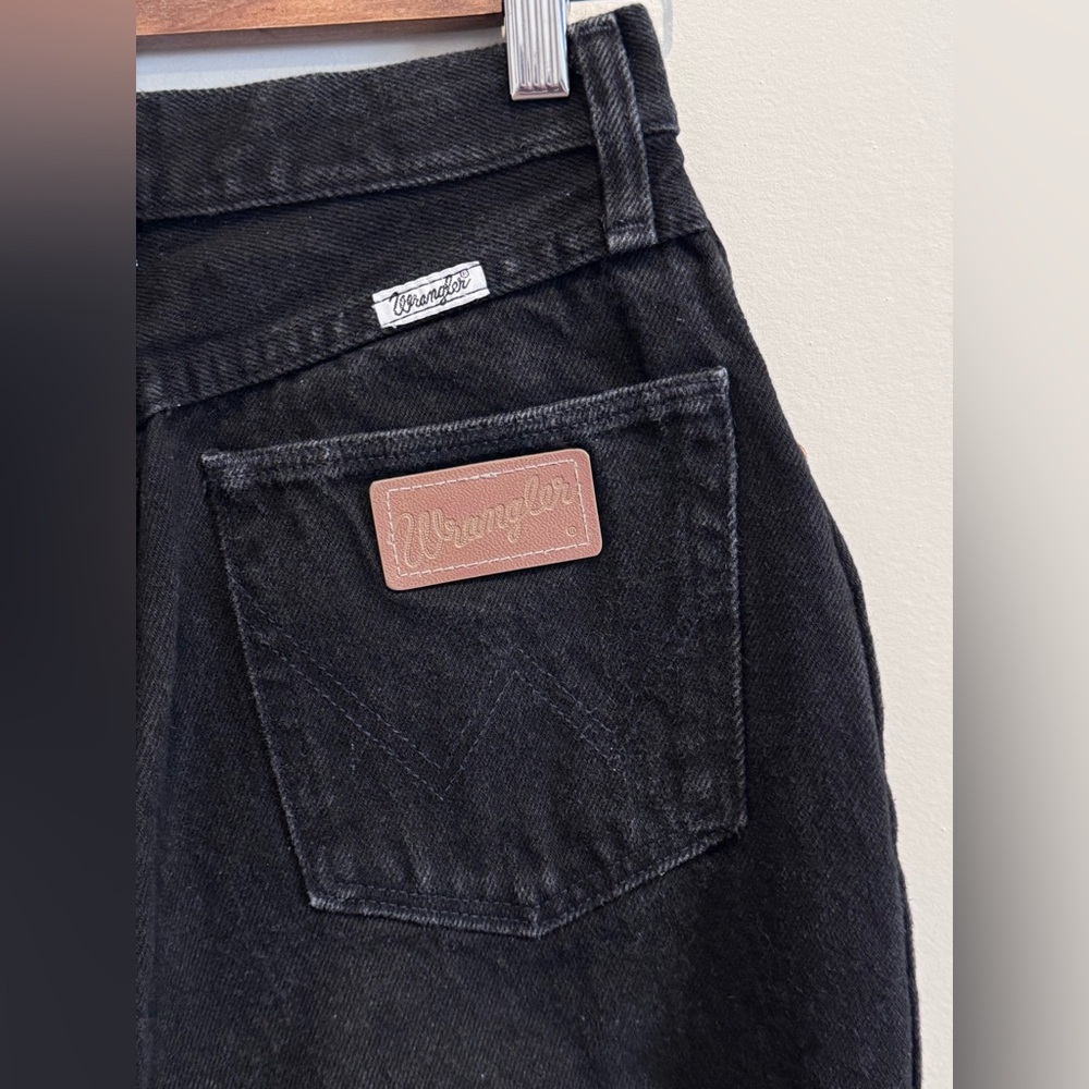 Wrangler Straight Leg Jeans in Washed Black - Picture 6 of 13